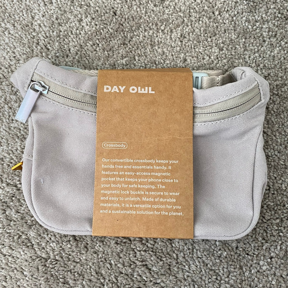 NWT Day Owl Crossbody Bag Dawn Grey Recycled Canvas Belt Bag - Picture 2 of 3